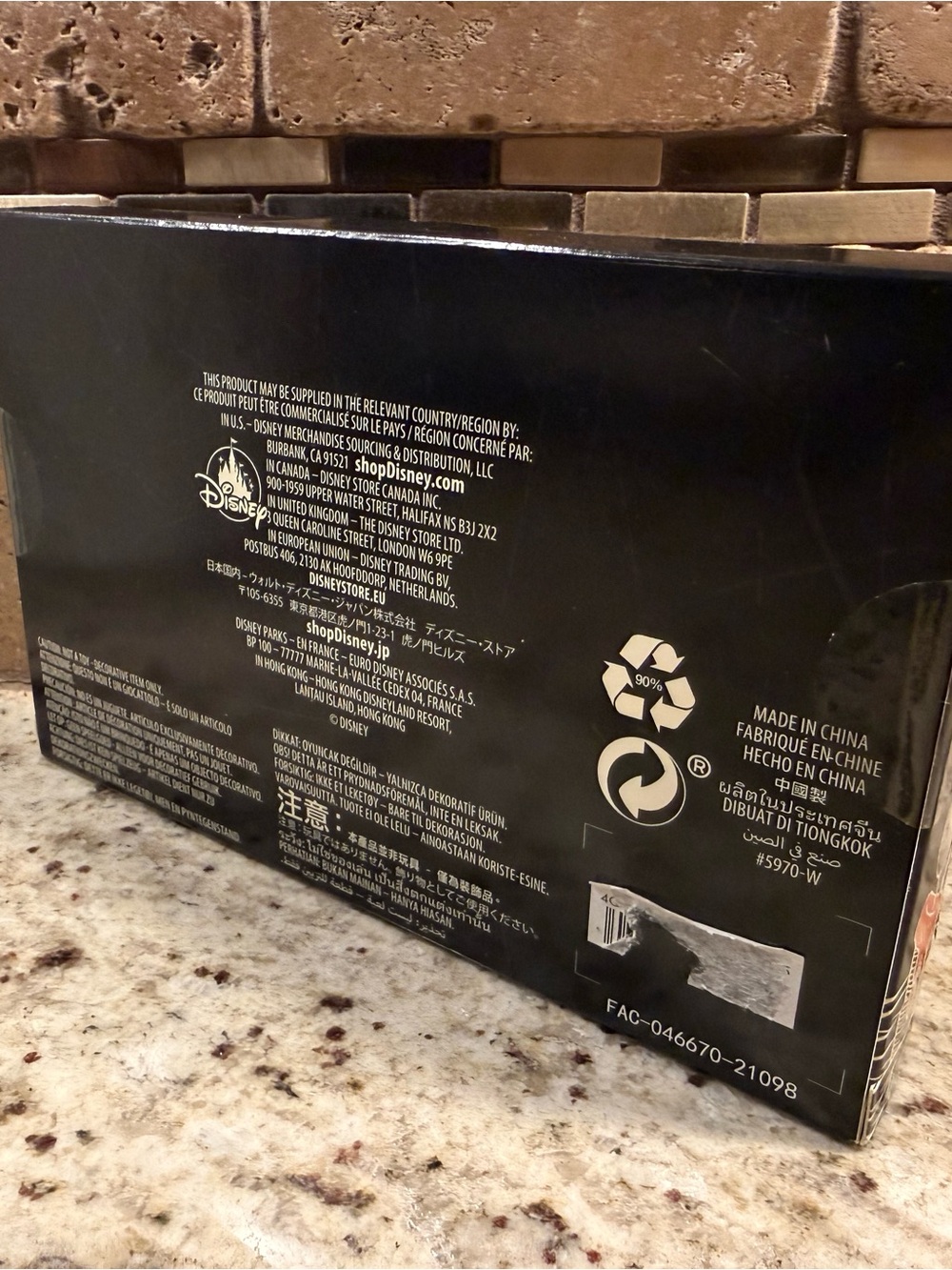 Disney Hocus Pocus Key Set New In Box - Picture 5 of 5